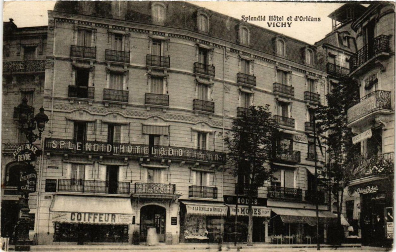 Carte postale ancienne Vichy Splendid Hotel et d'Orléans à Vichy