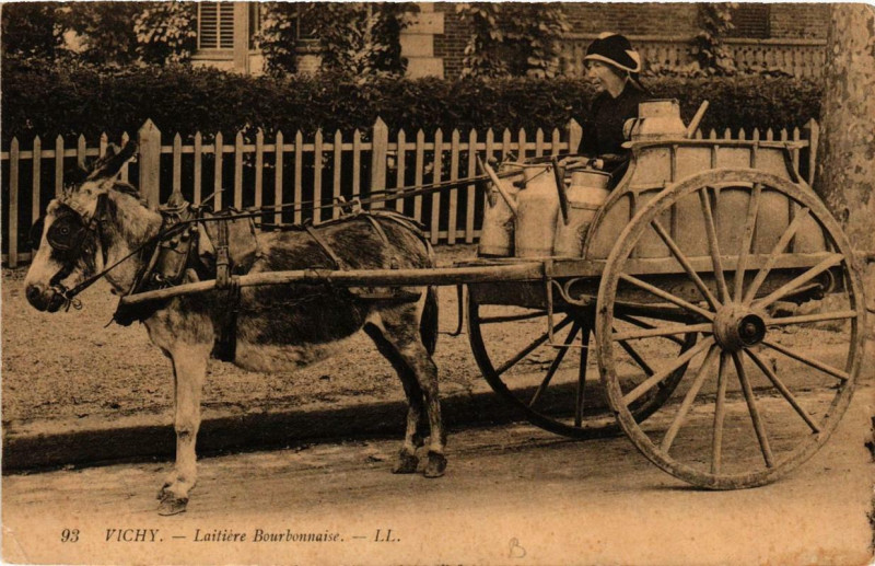 Carte postale ancienne Vichy Laitiere Bourbonnaise à Vichy
