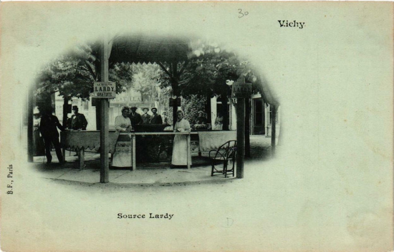 Carte postale ancienne Vichy Source Lardy à Vichy