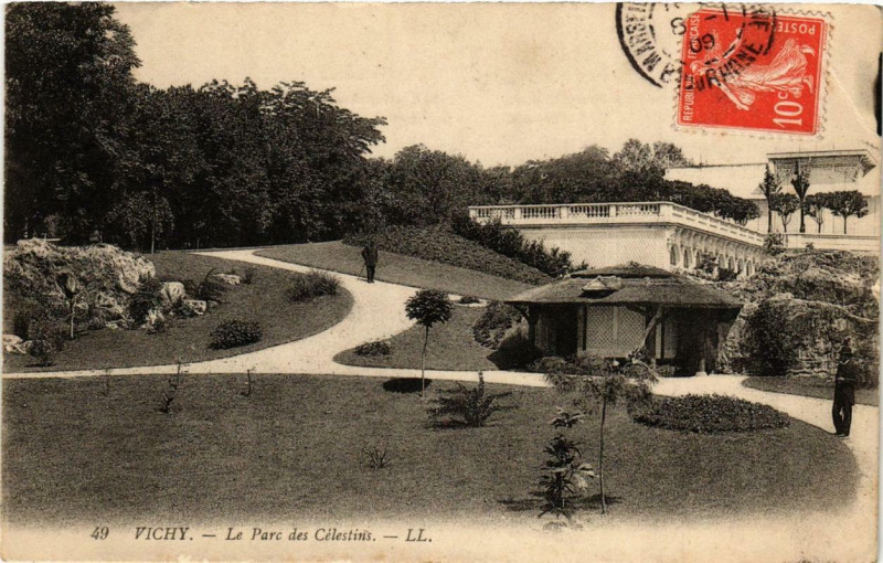 Carte postale ancienne Vichy Le Parc des Célestins à Vichy