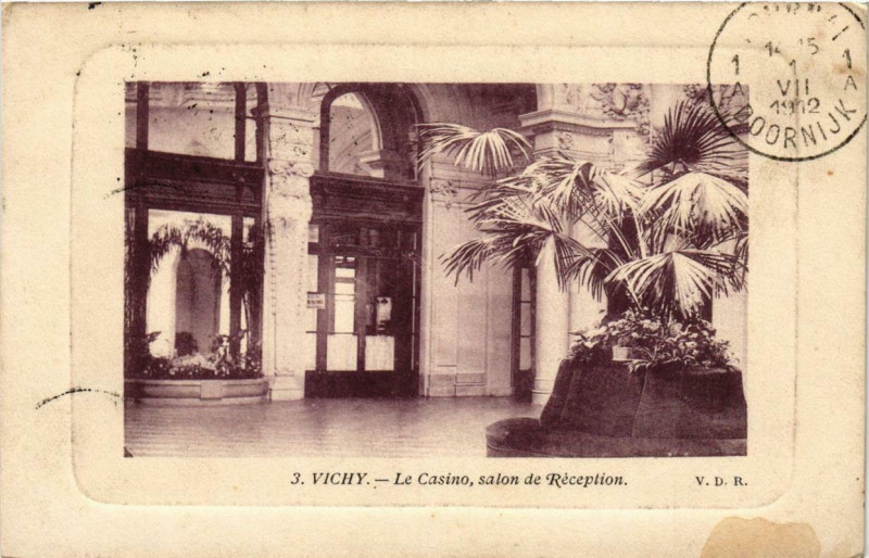 Carte postale ancienne Vichy Le Casino salon de Reception à Vichy