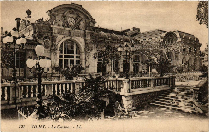 Carte postale ancienne Vichy Le Casino à Vichy