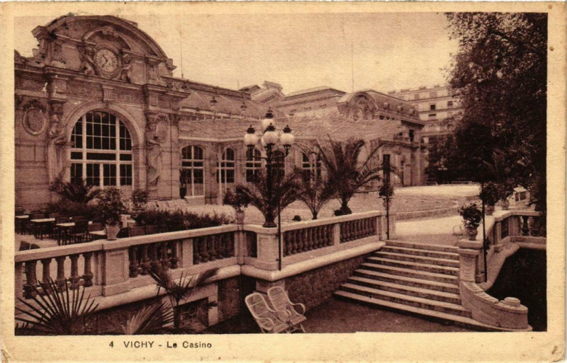 Carte postale ancienne Vichy Le Casino à Vichy