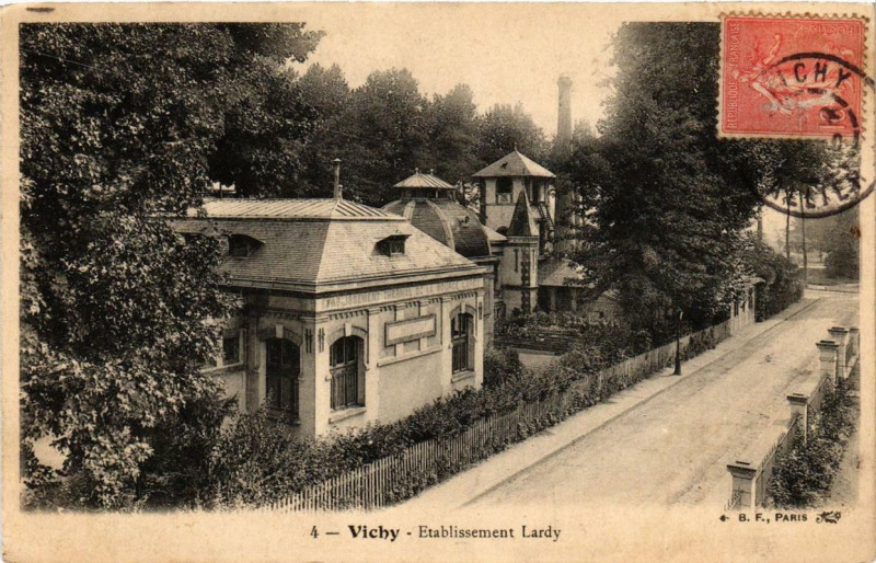 Carte postale ancienne Vichy Etabl. Lardy à Vichy