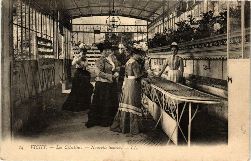 Carte postale ancienne Vichy Les Célestins Nouvelle Source à Vichy