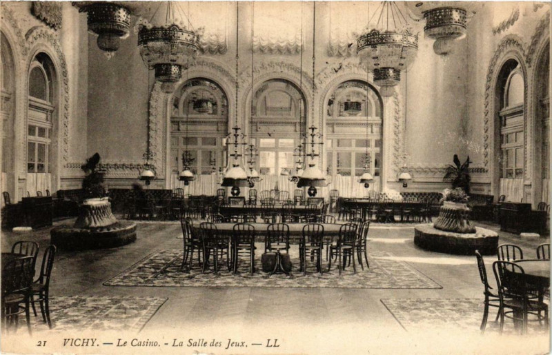 Carte postale ancienne Vichy Le Casino La Salle des Jeux à Vichy