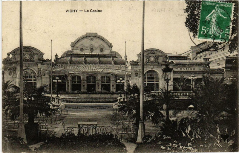 Carte postale ancienne Vichy Le Casino à Vichy