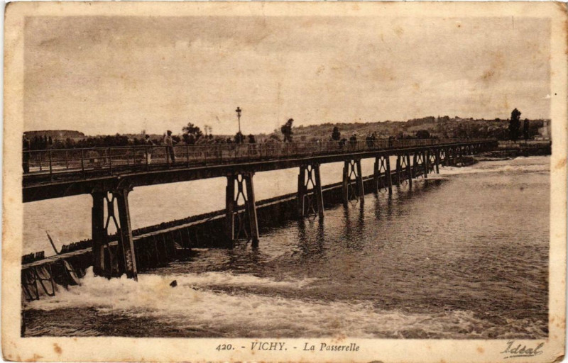 Carte postale ancienne Vichy La Passerelle à Vichy