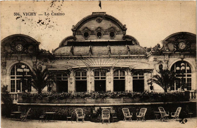 Carte postale ancienne Vichy Le Casino à Vichy