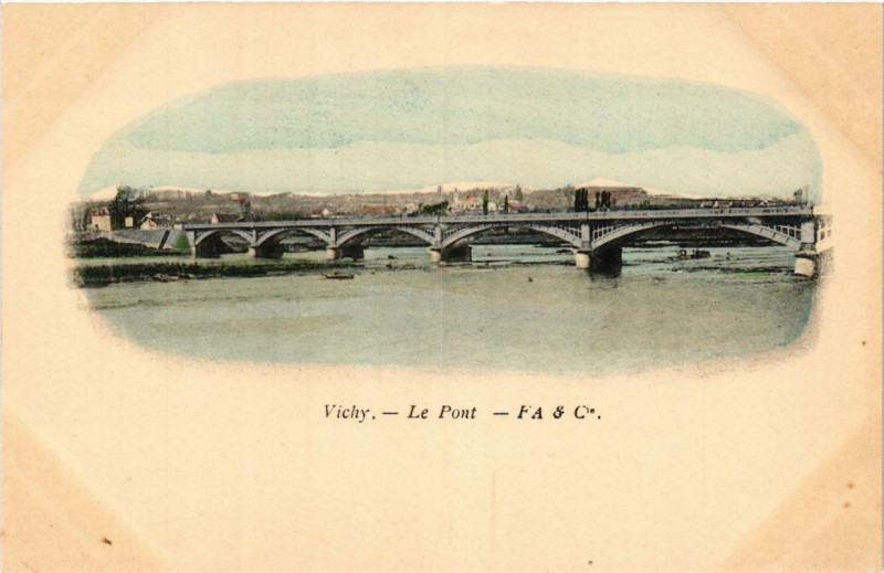 Carte postale ancienne Vichy Le Pont à Vichy