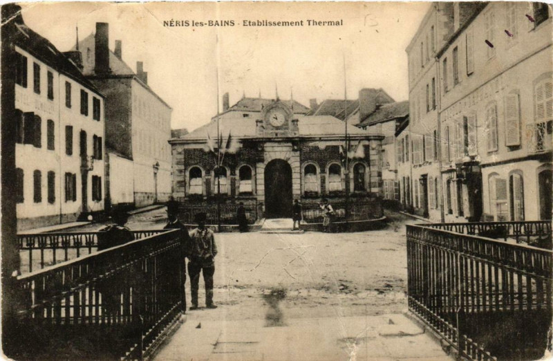 Carte postale ancienne Neris-les-Bains Etabl. Thermal à Néris-les-Bains