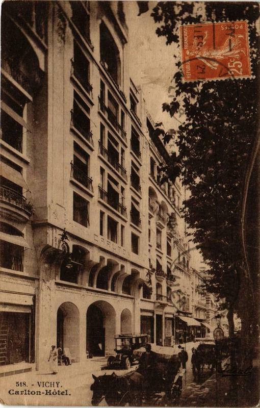 Carte postale ancienne Vichy Carlton-Hotel à Vichy