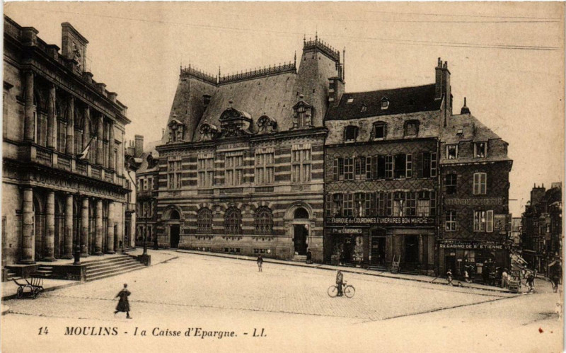 Carte postale ancienne Moulins La Caisse d'Epargne à Moulins