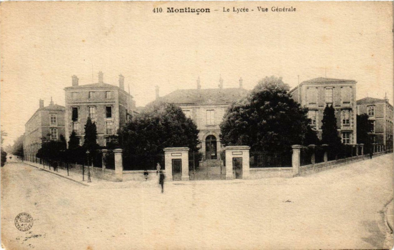 Carte postale ancienne Montlucon Le Lycée Vue générale à Montluçon
