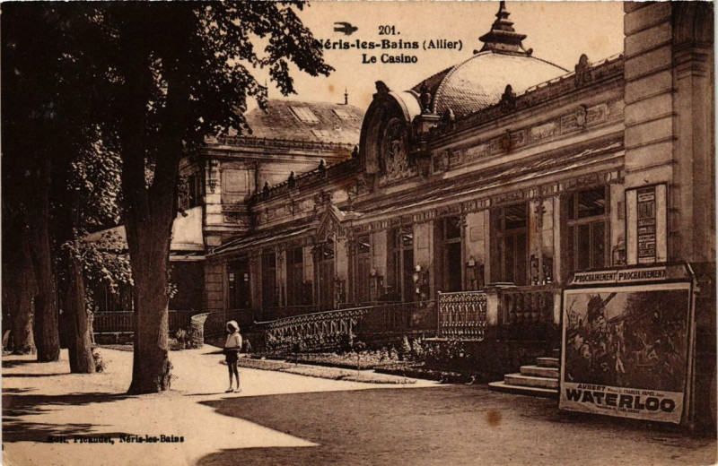 Carte postale ancienne Neris-les-Bains Le Casino à Néris-les-Bains