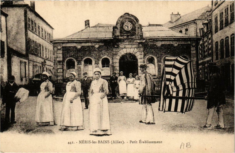 Carte postale ancienne Neris-les-Bains Petit Etabl. à Néris-les-Bains