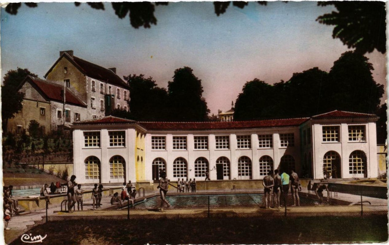 Carte postale ancienne Neris-les-Bains La Piscine à Néris-les-Bains