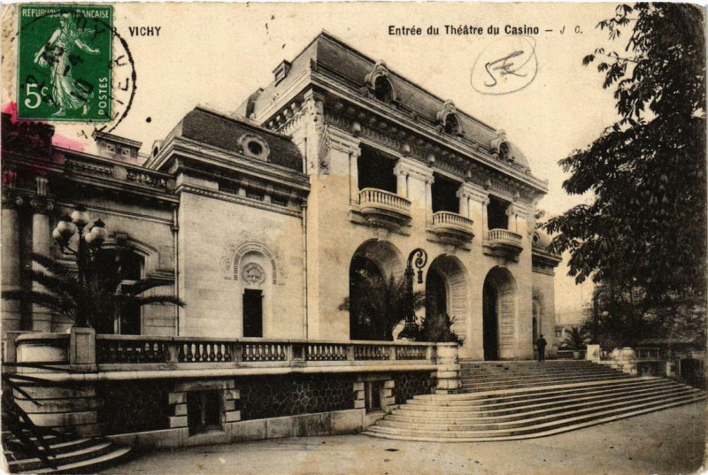 Carte postale ancienne Vichy Entrée du Théatre du Casino à Vichy