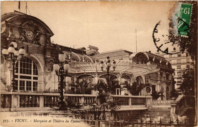 Carte postale ancienne Vichy Marquise et Théatre du Casino à Vichy