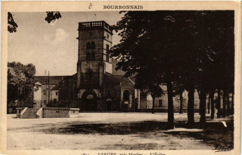 Carte postale ancienne Yzeure pres Moulins L'Eglise à Yzeure