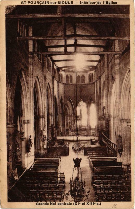 Carte postale ancienne Saint-Pourcain-sur-Sioule Intérieur de l'Eglise à Saint-Pourçain-sur-Sioule