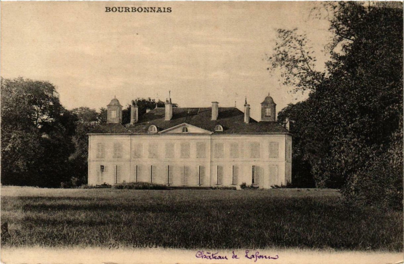 Carte postale ancienne Bourbonnais Chateau