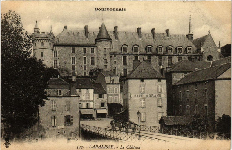 Carte postale ancienne Lapalisse Le Chateau à Lapalisse