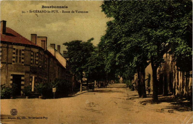 Carte postale ancienne Saint-Gerand-le-Puy Route de Varennes à Saint-Gérand-le-Puy