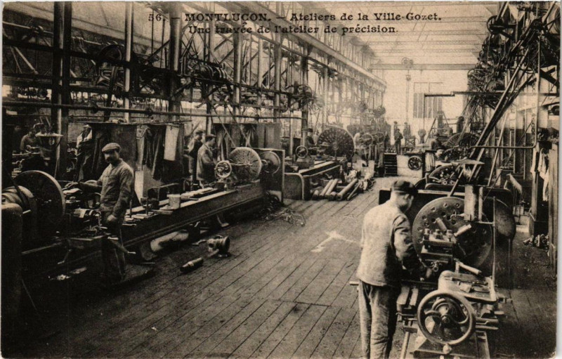 Carte postale ancienne Montlucon Ateliers de la Ville-Gozet à Montluçon