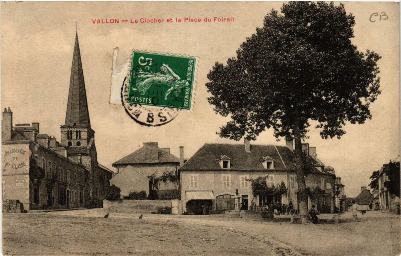 Carte postale ancienne Vallon Le Clocher et la Place de Foirail