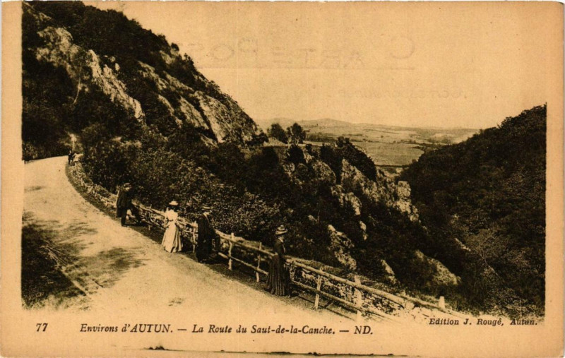 Carte postale ancienne Env. d'Autun La Route du Saut de la Canche à Autun