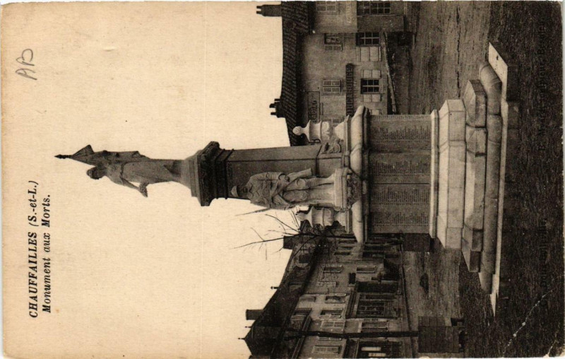 Carte postale ancienne Chauffailles Monument aux Morts à Chauffailles