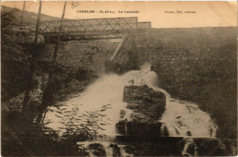Carte postale ancienne Cadolon La Cascade