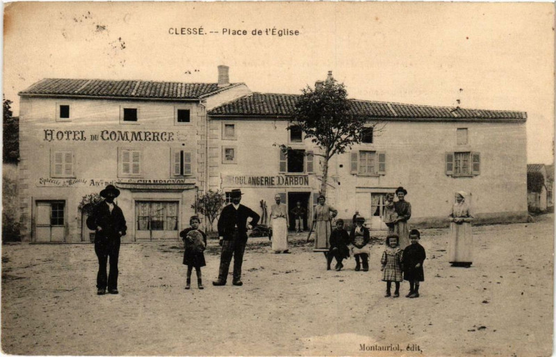 Carte postale ancienne Clessé Place de l'Eglise à Clessé