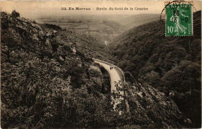 Carte postale ancienne En Morvan Ravin du Saut de la Canche