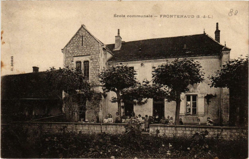 Carte postale ancienne Frontenaud Ecole communale à Frontenaud