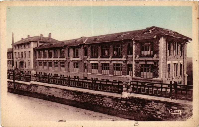 Carte postale ancienne Sanatorium de La Guiche Facade nord à La Guiche