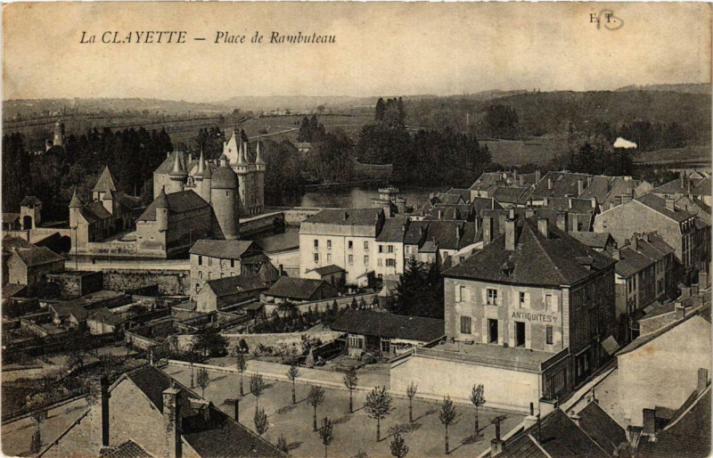 Carte postale ancienne La Clayette Place de Rambuteau à La Clayette