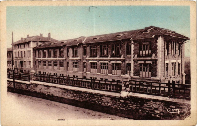 Carte postale ancienne Sanatorium de La Guiche Facade nord à La Guiche