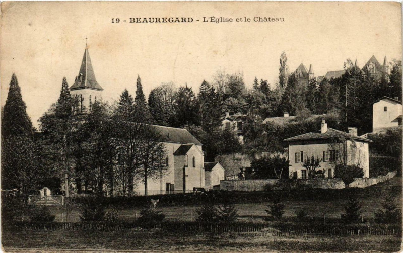 Carte postale ancienne Beauregard L'Eglise et le Chateau à Château
