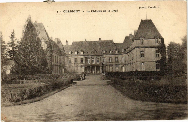 Carte postale ancienne Curbigny Le Chateau de la Drée à Curbigny