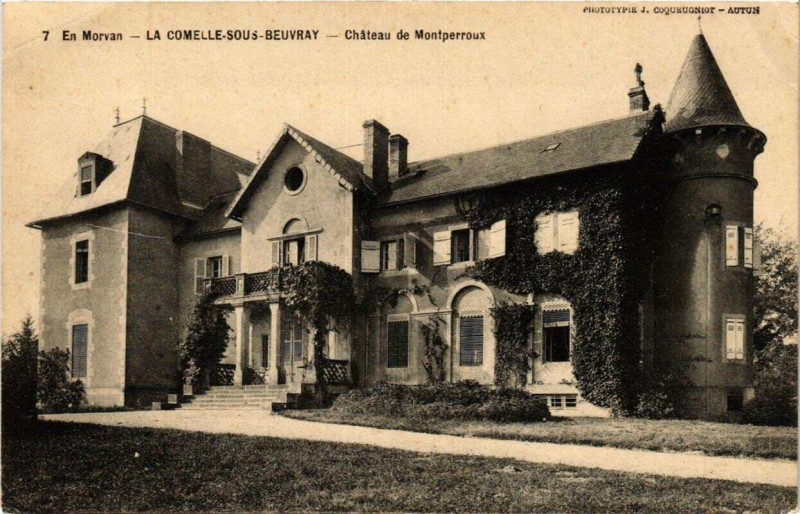 Carte postale ancienne En Morvan La Comelle sous Beuvray Chateau à Château
