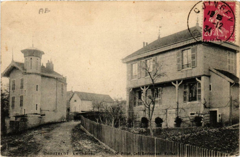 Carte postale ancienne Chouzelot Le Chateau à Château