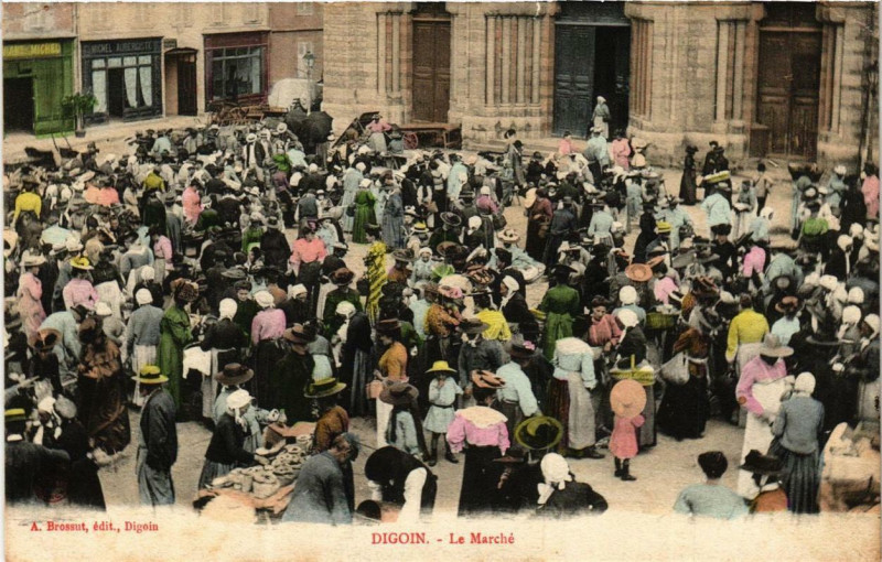 Carte postale ancienne Digoin Le Marché à Digoin