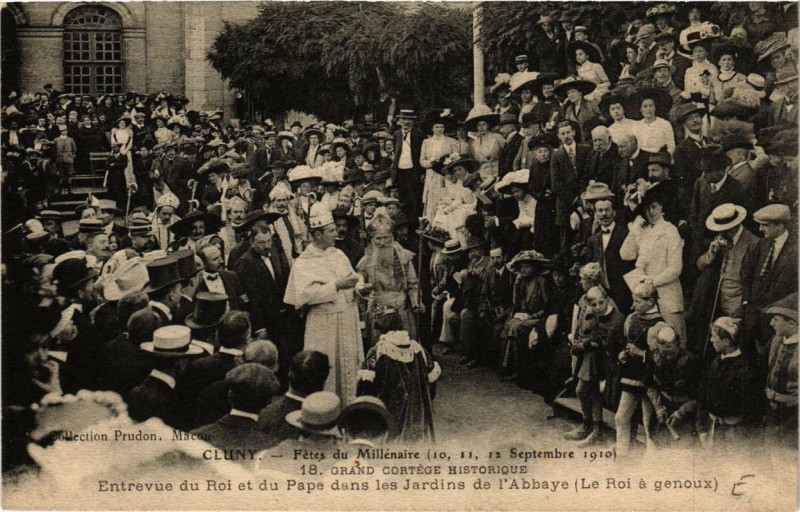 Carte postale ancienne Cluny Entrevue du Roi et du Pape dans les Jardins à Cluny