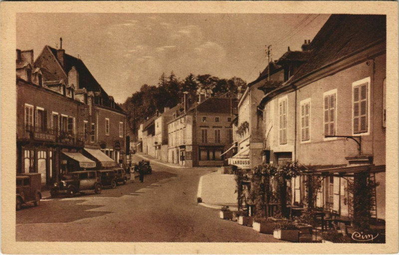 Carte postale ancienne Charolles Rue Champagny France à Charolles