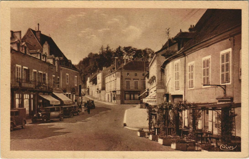 Carte postale ancienne Charolles Rue Champagny France à Charolles