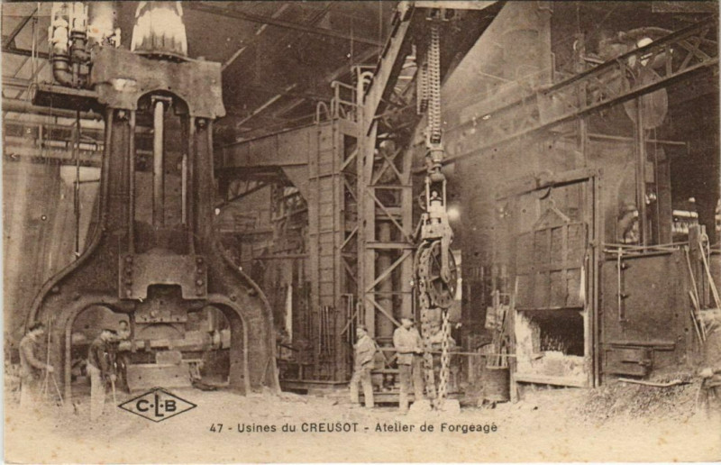 Carte postale ancienne Le Creusot Atelier de Forgeage France au Creusot