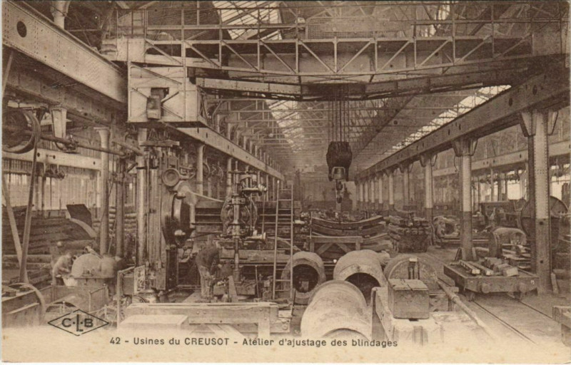 Carte postale ancienne Le Creusot Atelier d'ajustage des blindages France au Creusot