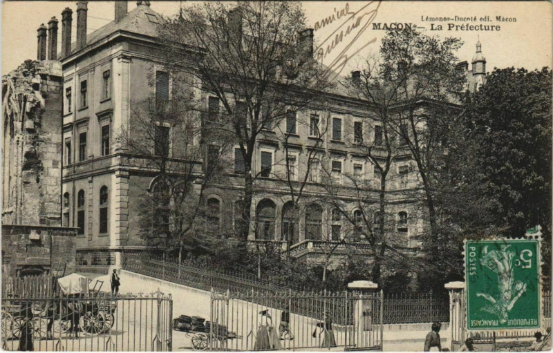 Carte postale ancienne Macon La Prefecture France